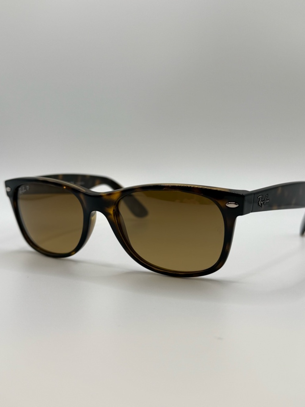 Polarized Ray-Ban New Wayfarer Sunglasses in Tortoise Shell - Picture 3 of 8